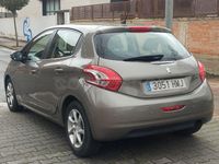Usado Peugeot 208 Access 82 CV (60 kW) 2012 Beige Utilitario