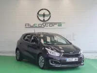 Usado Kia Ceed 100 CV (73 kW) 2016 Negro Utilitario