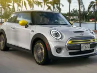 Käytetty Mini Cooper SE 135 kW (184 HP) 2021 Musta Viistoperä