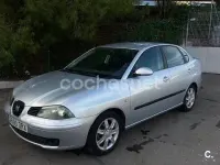 Usado Seat Cordoba Reference 75 CV (55 kW) 2005 Gris / plata Berlina