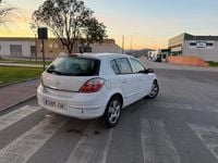 Usado Opel Astra Enjoy 100 HP (73 kW) 2006 Branco Sedan