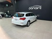 Usado Opel Astra Business 140 CV (102 kW) 2016 Blanco Familiar