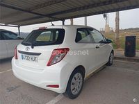 Usado Toyota Yaris Active 90 CV (66 kW) 2012 Blanco Utilitario