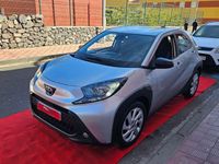 Usado Toyota Aygo X Play 72 CV (52 kW) 2022 Gris / plata SUV