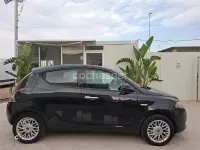 Usado Lancia Ypsilon 95 CV (69 kW) 2013 Negro Utilitario
