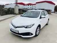 Usado Toyota Auris Hybrid Active 136 CV (100 kW) 2017 Blanco Familiar