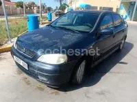 Usado Opel Astra Elegance 100 CV (73 kW) 2001 Azul Berlina