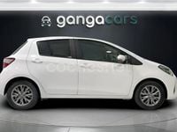 Usado Toyota Yaris Hybrid Active 100 CV (73 kW) 2019 Blanco Berlina