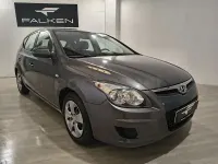 Usado Hyundai i30 Comfort 109 CV (80 kW) 2009 Gris / plata Berlina