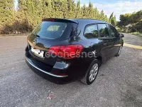 Usado Opel Astra Business 110 CV (80 kW) 2014 Negro Familiar