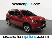 Usado Peugeot 2008 Allure 110 CV (80 kW) 2018 Rojo SUV