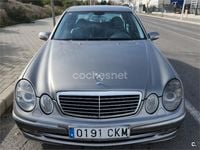 Usado Mercedes E270 Avantgarde 170 CV (125 kW) 2003 Gris / plata Berlina