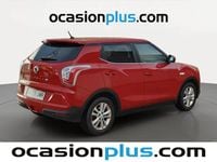 Usado Ssangyong (KGM) Tivoli 115 CV (84 kW) 2016 Rojo SUV