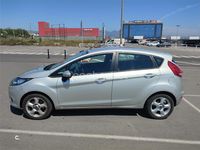 Usado Ford Fiesta Trend 82 CV (60 kW) 2009 Gris / plata Berlina