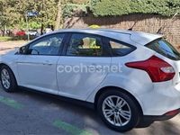 Usado Ford Focus Trend 100 CV (73 kW) 2012 Blanco Berlina