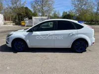 Usado Ford Focus Trend 109 CV (80 kW) 2010 Blanco Berlina