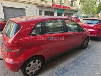 Usado Mercedes B180 109 CV (80 kW) 2006 Rojo Monovolumen