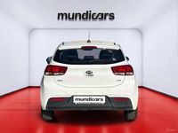 Usado Kia Rio 101 HP (74 kW) 2018 Branco Sedan
