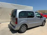 Usado Peugeot Partner Tepee Active 100 CV (73 kW) 2017 Gris / plata Monovolumen