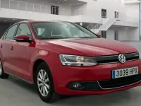Usado VW Jetta 170 CV (125 kW) 2013 Rojo Berlina