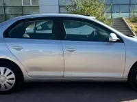 Usado VW Jetta Trendline 102 CV (75 kW) 2007 Gris Utilitario