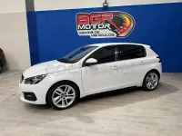 Usado Peugeot 308 Allure 130 CV (95 kW) 2018 Blanco Berlina