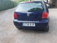 Usado VW Polo Trendline 60 CV (44 kW) 2001 Azul Berlina
