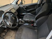 Usado Peugeot 208 GT-line 120 CV (88 kW) 2015 Gris / plata Utilitario