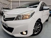 Usado Toyota Yaris Advance 90 CV (66 kW) 2014 Blanco Utilitario