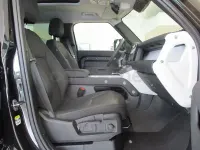 Używany Land Rover Defender S 249 KM (183 kW) 2025 Czarny SUV