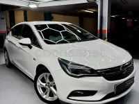 Usado Opel Astra Dynamic 110 CV (80 kW) 2016 Blanco Berlina