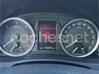 Usado Toyota Auris Live 90 CV (66 kW) 2014 Blanco Berlina