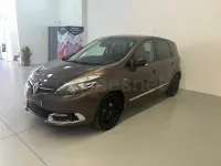 Usado Renault Scénic Bose Edition 130 CV (95 kW) 2014 Marrón Monovolumen