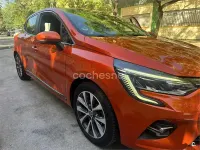 Usado Renault Clio V Intens 100 CV (73 kW) 2020 Naranja Berlina