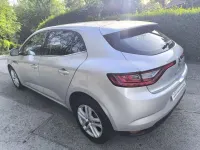 Usado Renault Mégane Life 95 CV (69 kW) 2020 Plateado Utilitario