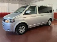 Usado VW Caravelle Comfortline 140 CV (102 kW) 2013 Gris / plata Van