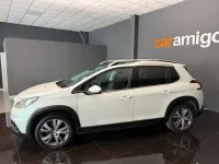 Usado Peugeot 2008 Allure 110 CV (80 kW) 2017 Blanco SUV