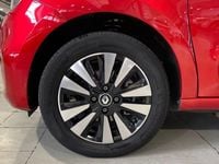 Usado Renault Twingo Techno 59 kW (81 CV) 2023 Rojo Utilitario