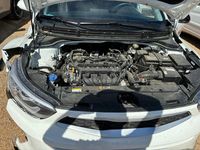 Usado Kia Stonic 84 CV (61 kW) 2023 Blanco SUV