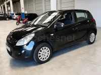Usado Hyundai i20 Comfort 78 CV (57 kW) 2010 Negro Utilitario
