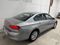 Usado VW Passat Advance 150 CV (110 kW) 2019 Gris / plata Berlina
