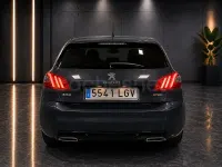 Usado Peugeot 308 GT-line 130 CV (95 kW) 2020 Gris / plata Berlina