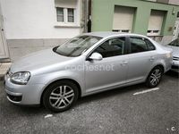Usado VW Jetta Advance 105 CV (77 kW) 2009 Gris / plata Berlina