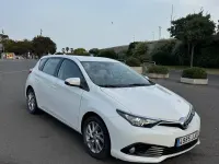 Usado Toyota Auris Active 116 CV (85 kW) 2015 Blanco Berlina