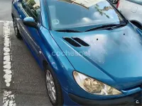 Usado Peugeot 206 138 CV (101 kW) 2001 Azul Descapotable