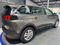 Usado Peugeot 5008 Active 131 CV (96 kW) 2020 Verde SUV