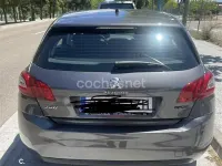 Usado Peugeot 308 Allure 120 CV (88 kW) 2017 Gris / plata Berlina
