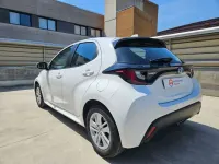 Usado Toyota Yaris Cross Business Edition 116 CV (85 kW) 2022 Blanco SUV