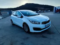 Usado Kia Ceed GT 90 HP (66 kW) 2017 Branco Sedan