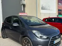 Usado Hyundai ix20 Style 115 CV (84 kW) 2018 Gris Utilitario